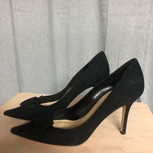 Beautiful pumps 4 inch high heel. Made in Italy.